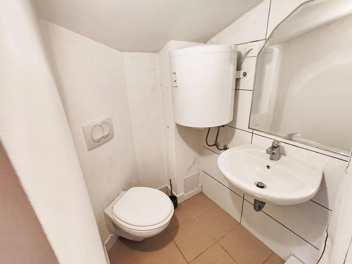 Apartment Sandy For 2 Near City Centre Ljubljana