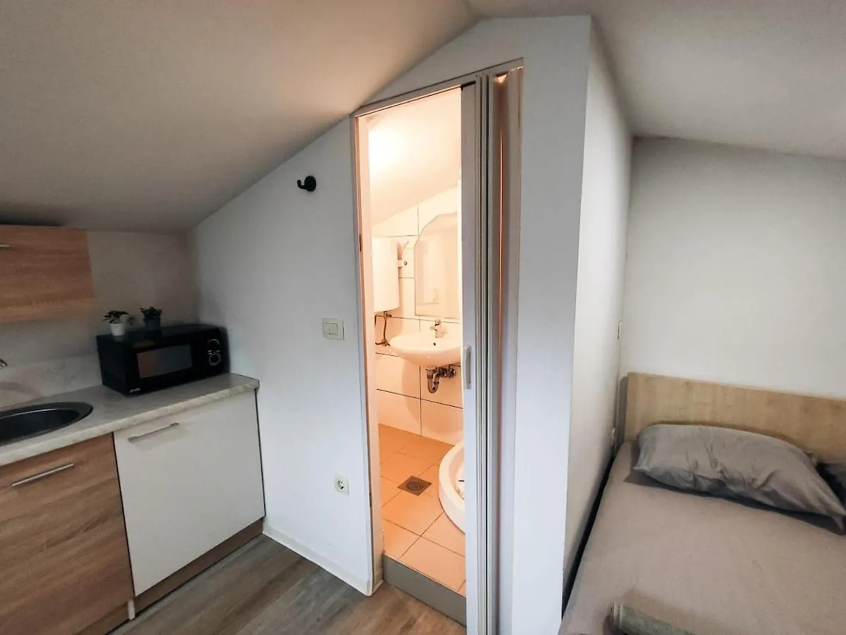Apartment Sandy For 2 Near City Centre Ljubljana