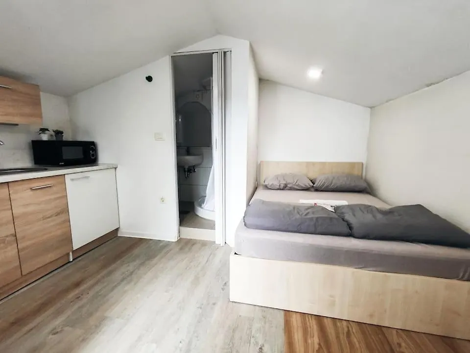 Apartment Sandy For 2 Near City Centre Ljubljana 0*,  Slovenien