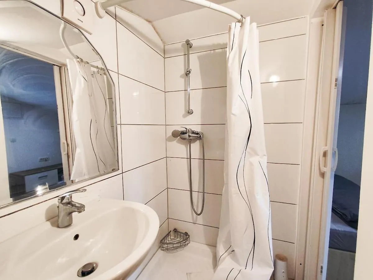 Apartment Sandy For 2 Near City Centre Ljubljana